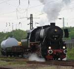 ....52 4867 der Historischen Eisenbahn Frankfurt und einem kurzen G�terzug.
