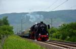 52 4867 mit dem D20950 von Frankfurt(Main) nach Koblenz-L�tzel am 02.06.2012 in Osterspai.