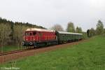 Die Railsystems 107 018-4 ( V75 018 ) mit einem Sonderzug von Annaberg-Buchholz nach Schwarzenberg (Erzg.) in Crottendorf am 10.05.2013