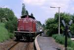 Am 26.5.1987 war die Gie�ener 213 335 auf einer ihrer Stammstrecken unterwegs und verl�sst mit dem N7323 (Biedenkopf - Dillenburg) den Haltepunkt Niederscheld Nord.