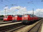 Treffen dreier Z�ge in Augsburg HBF 218 440+218 xxx mit EC in richtung Schweiz,218 223 wartet auf ihren n�chsten Einstz,120 125 mit IC in richtung M�nchen(09.07.2004)