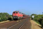 Die 218 322-6 und 218 389-5 mit dem SyltShuttle nach Westerland bei Klanxb�ll am 20.07.2013