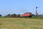 Die 218 359-8 und 218 340-8 mit dem SyltShuttle nach Nieb�ll in Klanxb�ll am 21.07.2013