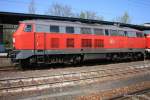 Diese 218er, leider ohne Nummer, konnte nur so Aufgenommen werden  da der Bahnsteig in Karlsruhe zu Ende war und auf der anderen Seite war am 18.04.2010 Gegegnlicht.