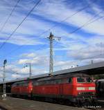Die 218 494 und eine Schwestern rangieren an den IC nach Oberstdorf und haben am 16.09.2010 den Stuttgarter Hbf kraftvoll und nicht leise verlassen