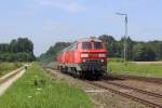 Die 225 028-0 und 225 117-1 in T�ssling am 01,08,11