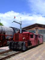 Zwei K�f II (323 842-5 und 323 864-9) vor der in Aufarbeitung befindlichen 44 508, am 30.05.2010 vor der historischen Lokstation Westerburg, dem heutigen Erlebnisbahnhof Westerwald.