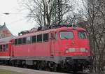 110 435-5 schiebend am RB48 rtg Bonn-Mehlem in K�ln West am 10.03.2011