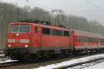 111 041-0, aufgenommen am 22.01.10, bei der Durchfahrt durch Neuoffingen, Strecke Ulm-Neuoffingen-Donauw�rth.