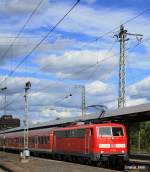 Die 111 163 kommt gerade aus der Abstellanlage und rangiert Ihren Zug an den Bahnsteig um am 16.09.2010 p�nktlich den Stuttgarter Hbf zu verlassen.