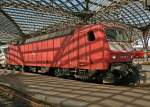 120 155-7 in  sch�n-rot  in K�ln Hbf 06.04.2010