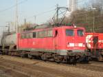Der sonne zur freude bespannte 140 401 einen kesselzug durch k�ln west, was die anwesenden fotografen fotogen festhalten wollten.