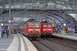 Die 143 821-7 und 112 110 in Berlin Hbf am 17,08,11