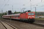 Die 143 027-7 durcheilt Frankfurt am Main H�chst Gbf um am 11.05.2010 p�nktlich Frankfurt am Main H�chst zu erreichen.