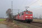Die 151 144-3 und 151 087-4 mit einen 4000t Kohlebomber in Porz-Wahn am 08,03,12