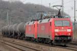 152 083-2 mit Schwestermaschine und Kesselzug in K�ln West am 20.02.2011