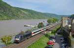 182 574-4 mit dem EC 6 von Chur nach Hamburg-Altona am 02.06.2013 bei Oberwesel.