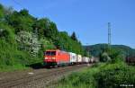185 378-7 mit einem KV-Zug am 14.05.2015 bei Oberwinter.