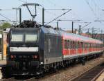 Am 22.05.2010 kurz im Bahnhof Frankfurt S�d angekommen, kam die MRCE 185 556-8 mit Ihren Silberlingen nach W�rzburg.