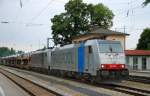 186 105-3, Railpool, + 186 284-6, RTC, aufgenommen am 11.06.11, bei der Durchfahrt durch A�ling.