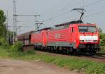 189 066-4 mit Schwestermaschine am Erzzug in Porz Wahn am 05.05.2011