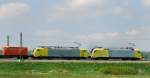 ES 64 U2-012 + ES 64 F4-030, aufgenommen am 04.05.11, kurz vor Burgau.