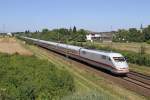 Der ICE1 401 058-3  G�tersloh  in Riedstadt-Wolfskehlen am 01,08,12 