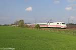 Der ICE1 401 585-5 bei Quarnstedt am 08,05,13 