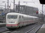 Ein ICE 2 in K�ln Deutz am 26.2.2010