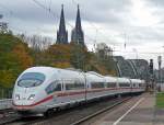 Ein ICE 3 in K�ln/Messe Deutz am 05.11.2010