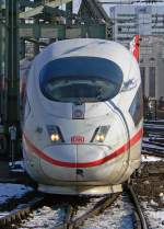 ICE 3 bei der Einfahrt in K�ln Hbf am 16.02.2010