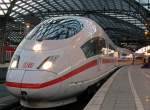 Ein ICE 3 an Gleis 6 in K�ln Hbf.