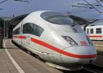 Ein ICE 3 verl�sst K�ln Hnf am 01.04.2010