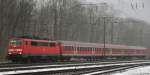 111 180-6, aufgenommen mit der RB Ulm-Donauw�rth, 22.01.10, bei der Durchfahrt durch Neuoffingen, Strecke Ulm-Neuoffingen-Donauw�rth.