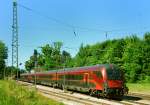 Railjet-Durchfahrt, aufgenommen am 20.06.11, bei der Durchfahrt durch A�ling.