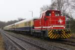 Die Lok 80  Max  der Bahnen der Stadt Monheim steht Abfahrbereit mit dem Nikolaus Sonderzug in W�lfrath Flandersbach , am 06,12,09