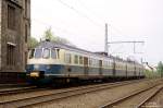 Vom Bw Hamm aus wurde die Baureihe 430 eingesetzt und erreicht bis Sommer 1983 sogar noch den Bahnhof Warburg. Als E7866 (Warburg - Hamm) erreicht der 430 108 in wenigen Augenblicken Paderborn. 10.5.1983