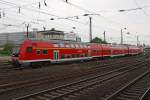 Ein RE bei der Einfahrt in den Haupbahnhof von Halle (Saale) am 05,07,10