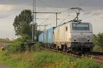 E37 528 mit der  blauen Wand  in Porz Wahn am 15.09.2011