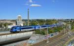 1216 229-5 schiebt den RJ 72 (Graz Hbf - Praha hl. n.) am 28.09.2015 zwischen Praha-Vysocany und Praha hl. n..
