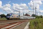 Die 5 370 003 mit dem EC 44 Warschau - Berlin in Erkner am 08,08,11