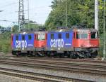 Re 421 389-8 der SBB Cargo  mit Schwestermaschine in K�ln West am 06.08.2010